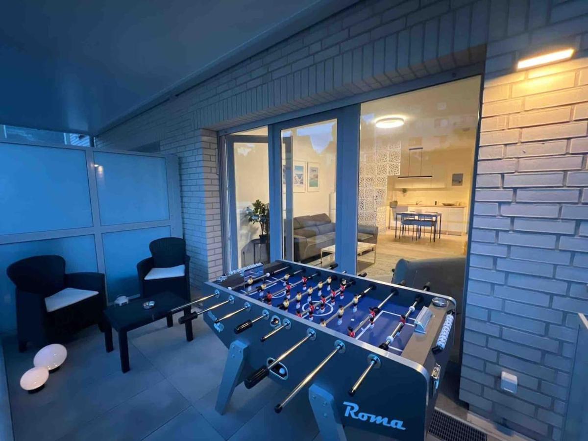 Luxurioeses Apartment,Neubau, 4 Personen, Parkplatz, Griechischer Stil Bochum Esterno foto
