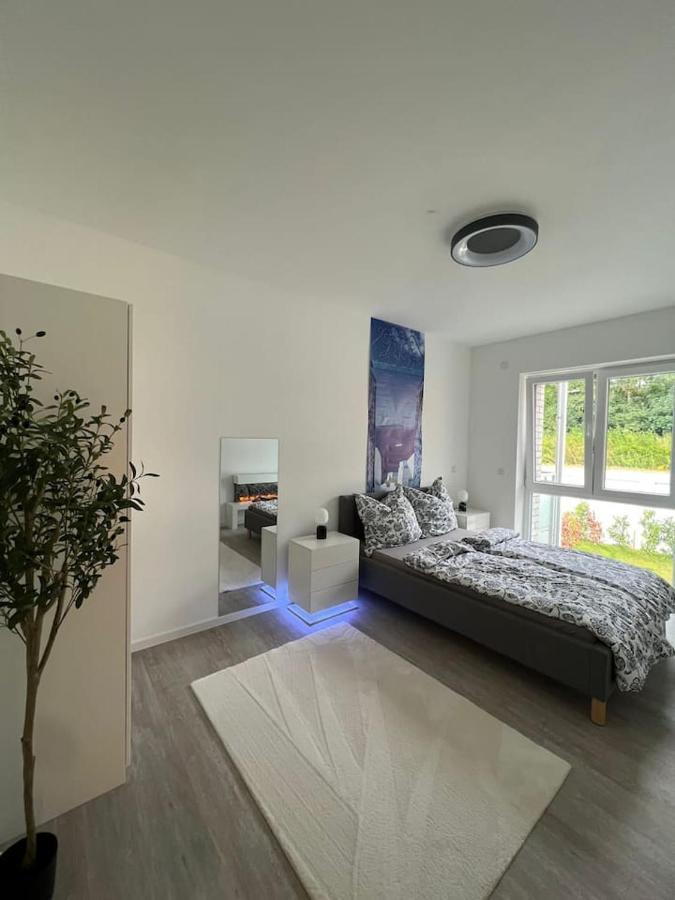 Luxurioeses Apartment,Neubau, 4 Personen, Parkplatz, Griechischer Stil Bochum Esterno foto